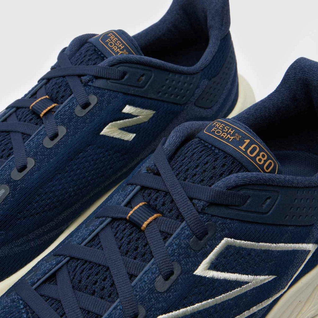 New Balance fresh foam x 1080 v13 trainers in navy & white